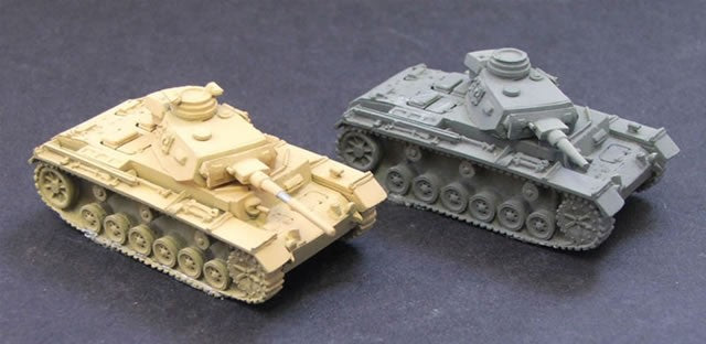 Pz III J or L Tank . 1 supplied - picture shows assembly options